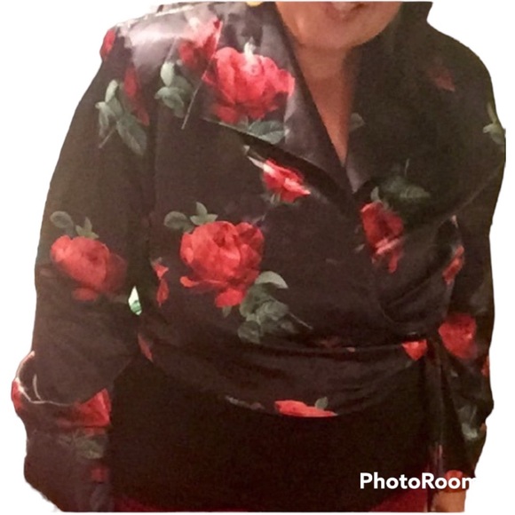 Bo Wrap Front Top (Red Floral)